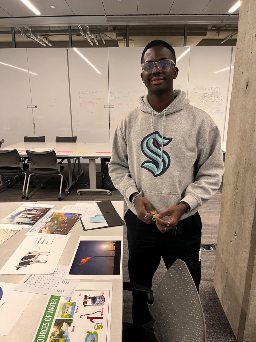 ua_futureenergy's tweet photo. Looking for something to do this weekend? Energy Explorers are taking over @TWoSEdm this Saturday Oct. 28 from 11am-3pm 📆👩‍🔬 Stop by for some fun science activities &amp; learn about energy science! 🧪🗣️🧩

#energyscience #scicomm #stem #yeg #edmonton #futureenergysystems #ualberta https://t.co/11NenFll08