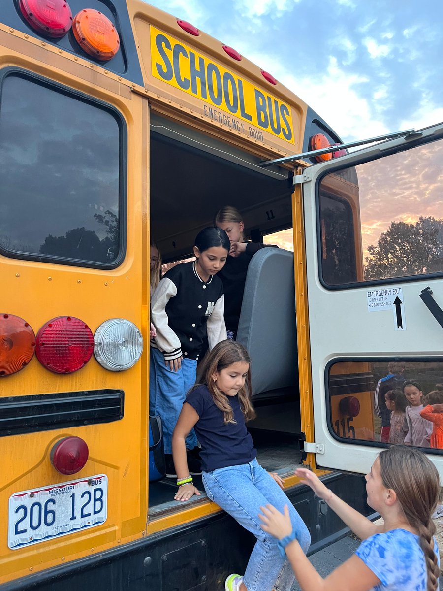PierrePanthers's tweet photo. Check out these outstanding student leaders! This morning, they did an excellent job practicing safety during the emergency evacuation drills. Great work! https://t.co/jfFzWbrx49