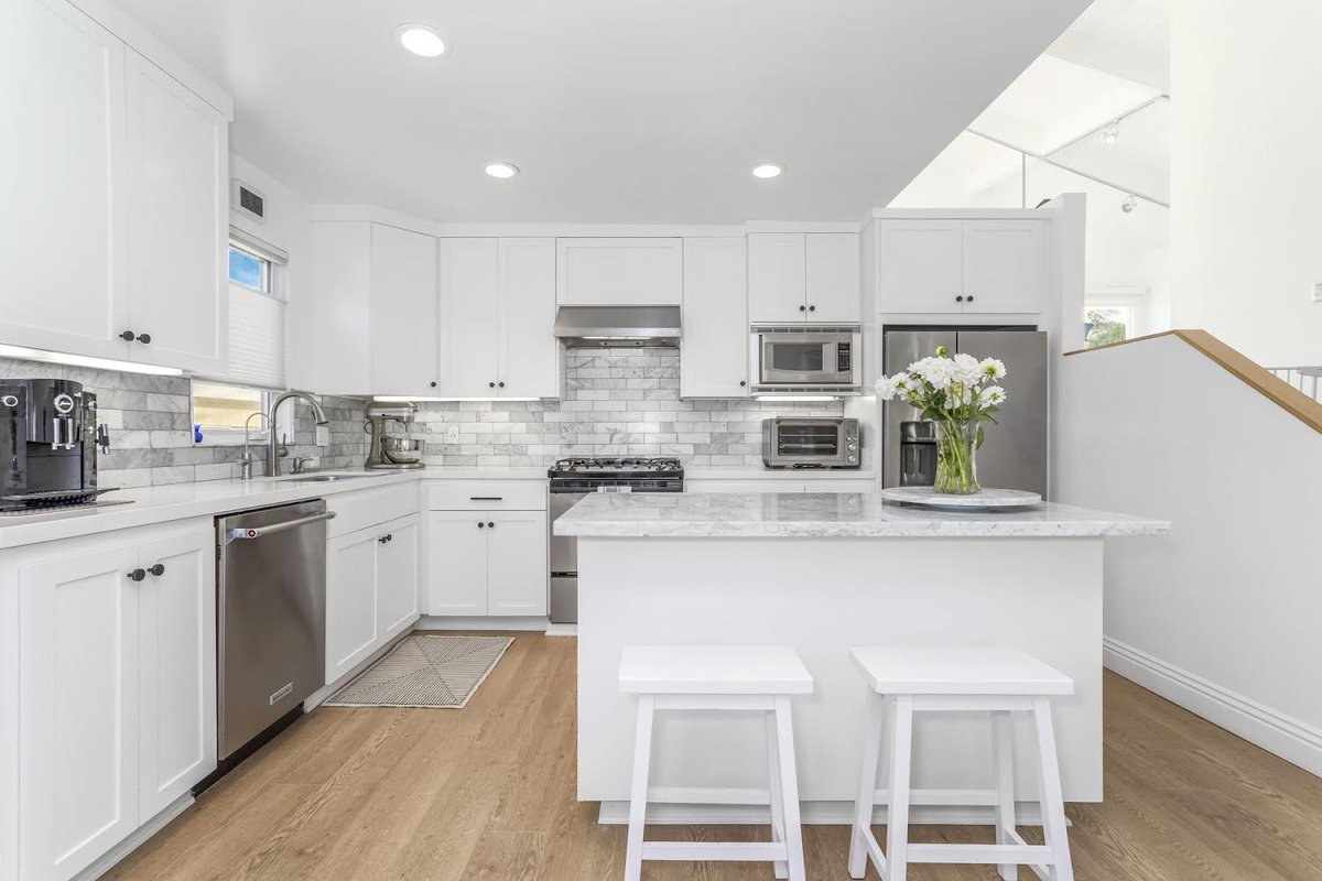 robertmaschio's tweet photo. NEW / OPEN HOUSE THIS WEEKEND. 2641 4th Street #4 Santa Monica / $1,695,000. If you’ve been searching for the perfect Ocean Park Condo, this is it. #maschiorealestate #santamonicarealestate #compassca #compassrealestate https://t.co/RSzsaB3TvN