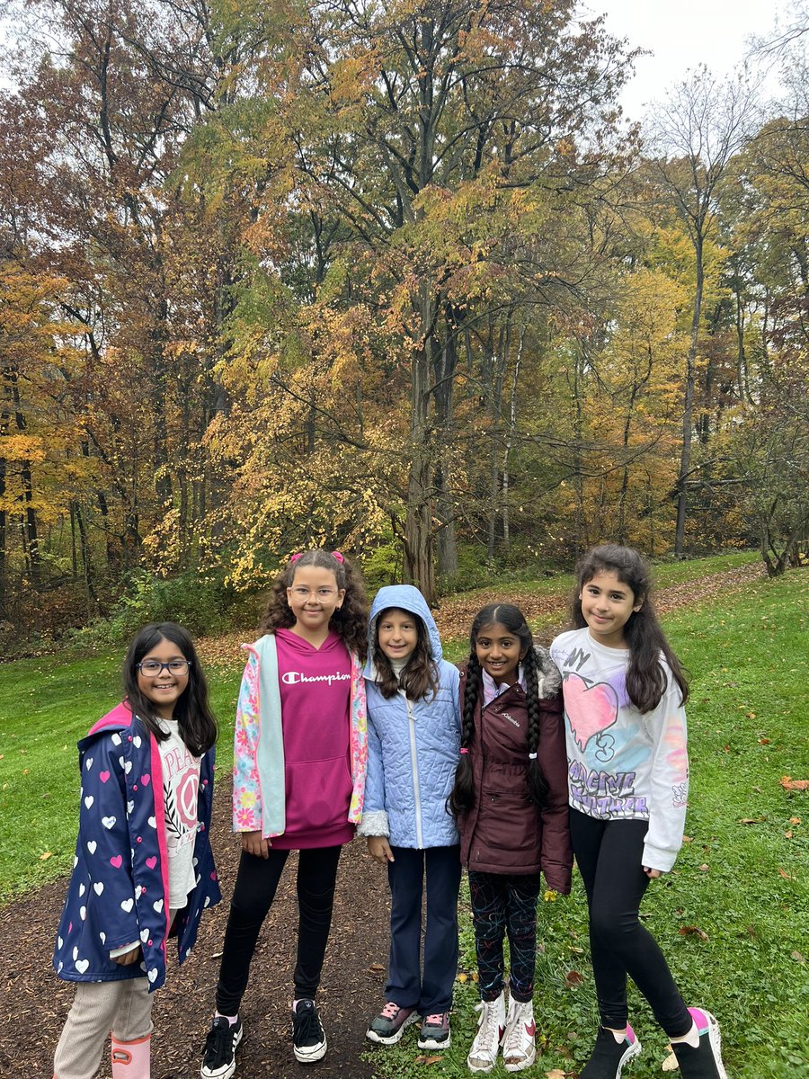 We had an AWESOME time <a href="/RBGCanada/">Royal Botanical Gardens</a>! Ss really enjoyed the cotton candy tree 🌳🍂 Thanks <a href="/ms_tight/">Katie Tight</a> for organizing it 👏🏽