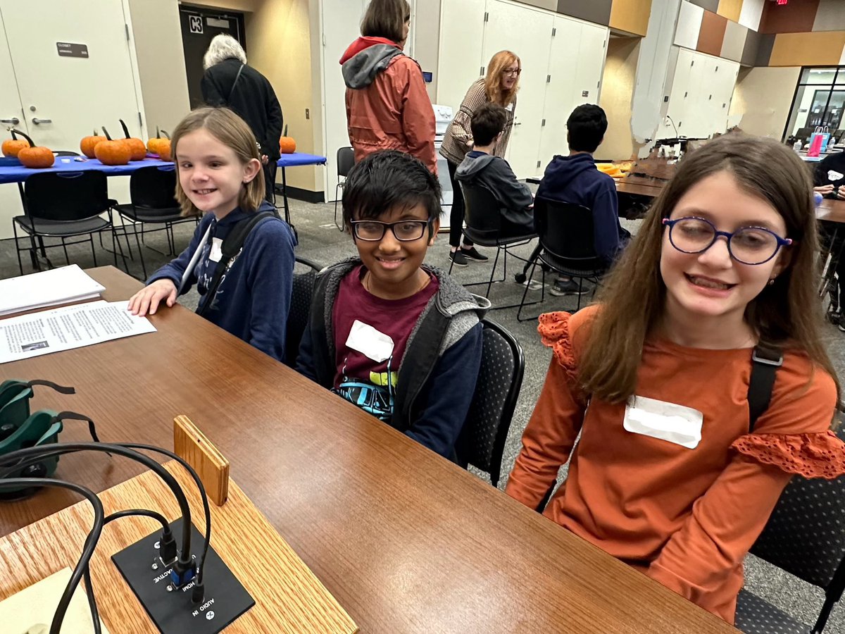 We had a fun day at the Pathways to the Future Conference at <a href="/D54schools/">School District 54</a> today! We learned from low vision optometrists, DRS’ Bureau of Blind Services, and got some hands-on ADL practice.