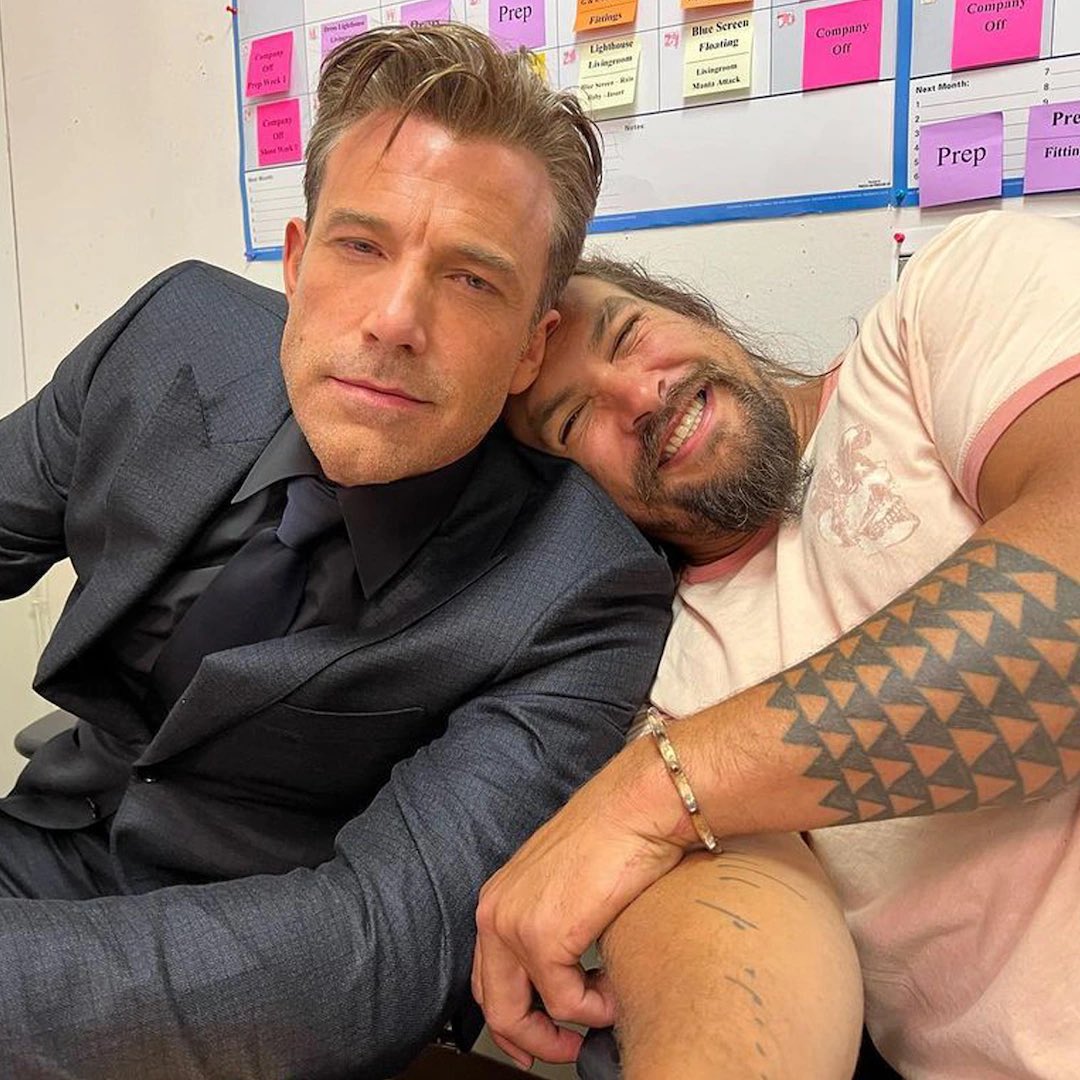 Oficialmente descartado:

James Wan confirma que cena de Ben Affleck não será incluída na versão final de #AquamanAndTheLostKingdom 

“…só foi filmado caso viéssemos antes de ‘The Flash’ mas agora Aquaman 2 está sendo lançado depois.”

(Via: screenrant.com/aquaman-2-lost…)