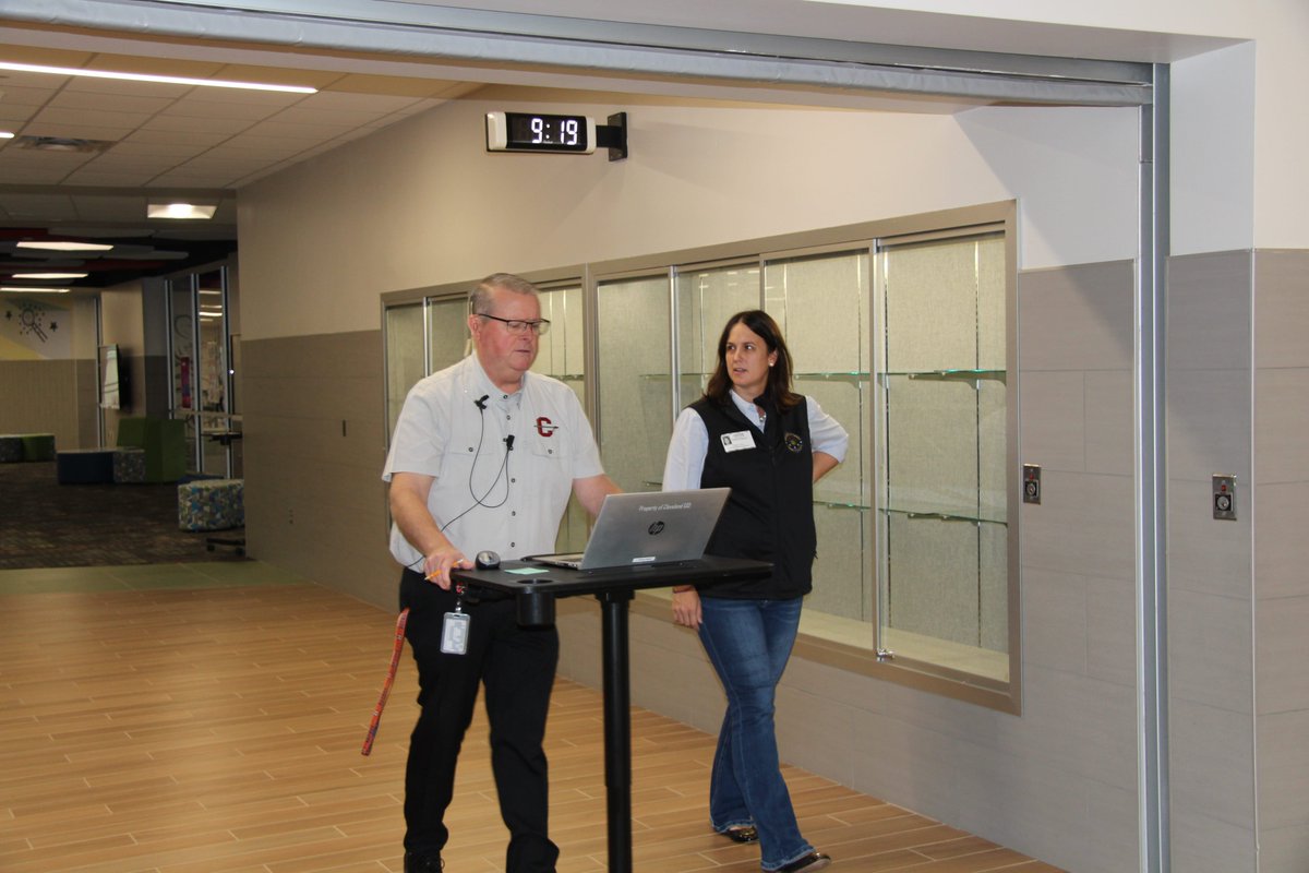 ClevelandISDTX's tweet image. Our principals and APs across the district had such a blast at the 4th annual #PrincipalForADay📷event yesterday! HUGE thanks to our friends at the Greater Cleveland Chamber of Commerce for putting together this fun event! #theClevelandISDway