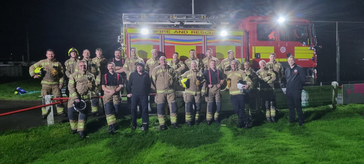This week on drill night at Skipton

We were joined by our colleagues from @GRA_NYFRS fire station on a joint Breathing Apparatus Drill down at Skipton Rugby Club 🏉
The changing rooms are a real rabbit warren and great site for us to train in and practice our BA