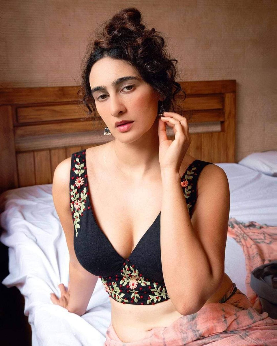 fereydunthe3rd's tweet image. #Cleanshave
#BehindYouMobeen