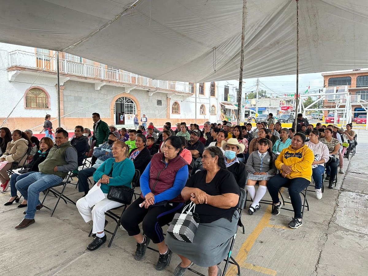 cedspi's tweet photo. En conjunto con el DIF Municipal y Fundación "Nosotros Servimos", la Dirección General de Desarrollo Sostenible Indígena de la #CEDSPI llevó a cabo en San Salvador, la macro jornada de examen de la vista y entrega de lentes #AverAver. https://t.co/HtrHEgMhBB