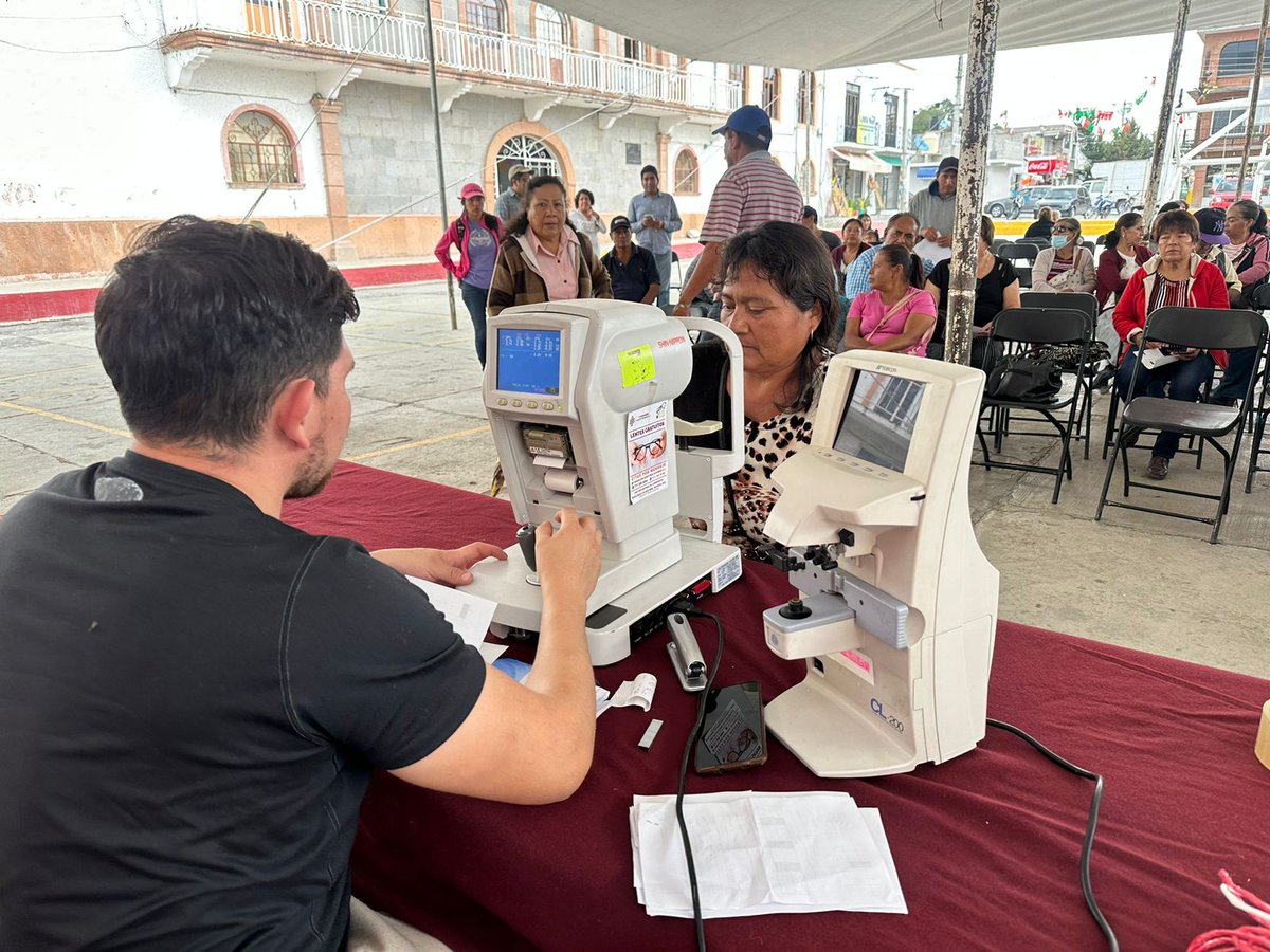 cedspi's tweet photo. En conjunto con el DIF Municipal y Fundación "Nosotros Servimos", la Dirección General de Desarrollo Sostenible Indígena de la #CEDSPI llevó a cabo en San Salvador, la macro jornada de examen de la vista y entrega de lentes #AverAver. https://t.co/HtrHEgMhBB