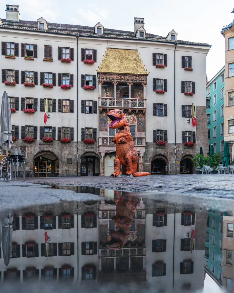 Happy National Holiday, #Austria! Here's a sneak peek into this year's dino calendar, traveling through #ALandBeforeTime 🇦🇹