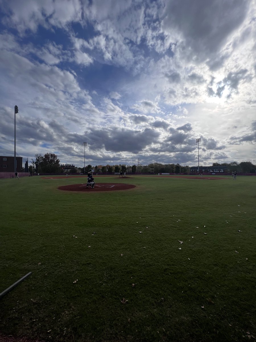 Game 3 of Fall World Series is underway at Tiger Field. Series tied at 1-1.