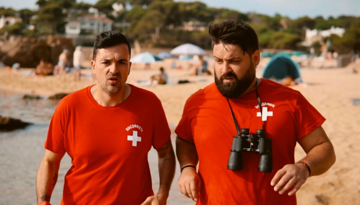 flixxo's tweet photo. Hoy estrenamos BAYWITCH. Es la historia de dos primos que consiguen un trabajo de bañeros. https://t.co/0Qw1mMVHbq