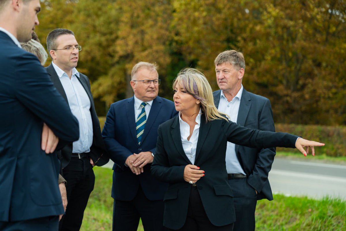 SuncanaGlavak's tweet photo. Budućnost Europske unije leži u kohezijskoj politici 🎯

Uvjerili smo se u to u Zaprešiću obilazeći projekte financirane iz #fondoviEU u sklopu prve kohezijske misije EPP-a u Hrvatskoj kojoj sam bila domaćin. Sutra nastavljamo u Sloveniji. 🇭🇷🇪🇺🇸🇮

#EPPCohesionMonitoring https://t.co/lj6GhYkByH