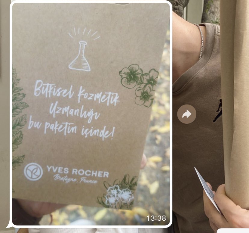 Manitam benim olmadığım yerlerdeki stantlara benim yerime girip ürün topluyo kızlarevleneyim mi