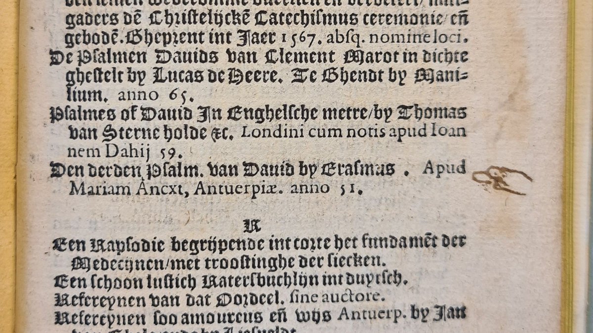 Several editions of #Erasmus ended up on the Index. In this copy of Christophe #Plantin’s 1570 Index of banned books, an early modern reader drew manicules pointing to each banned edition of Erasmus.

Copy: UvA Special Collections OTM O 59-557 (2)