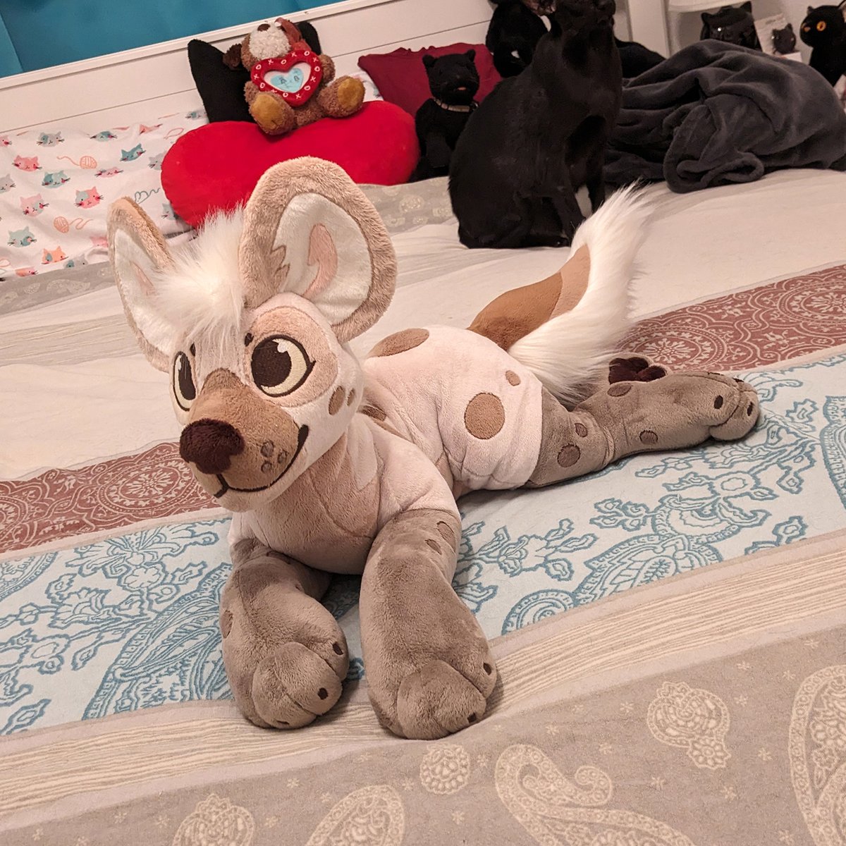 A quick peek at the latest project in the works...a certain latte inspired yeen! ☕️ She still needs her seams brushed and a couple final touches, but I'm so eager to share final photos when she's done. I'm thrilled with how she's coming out!