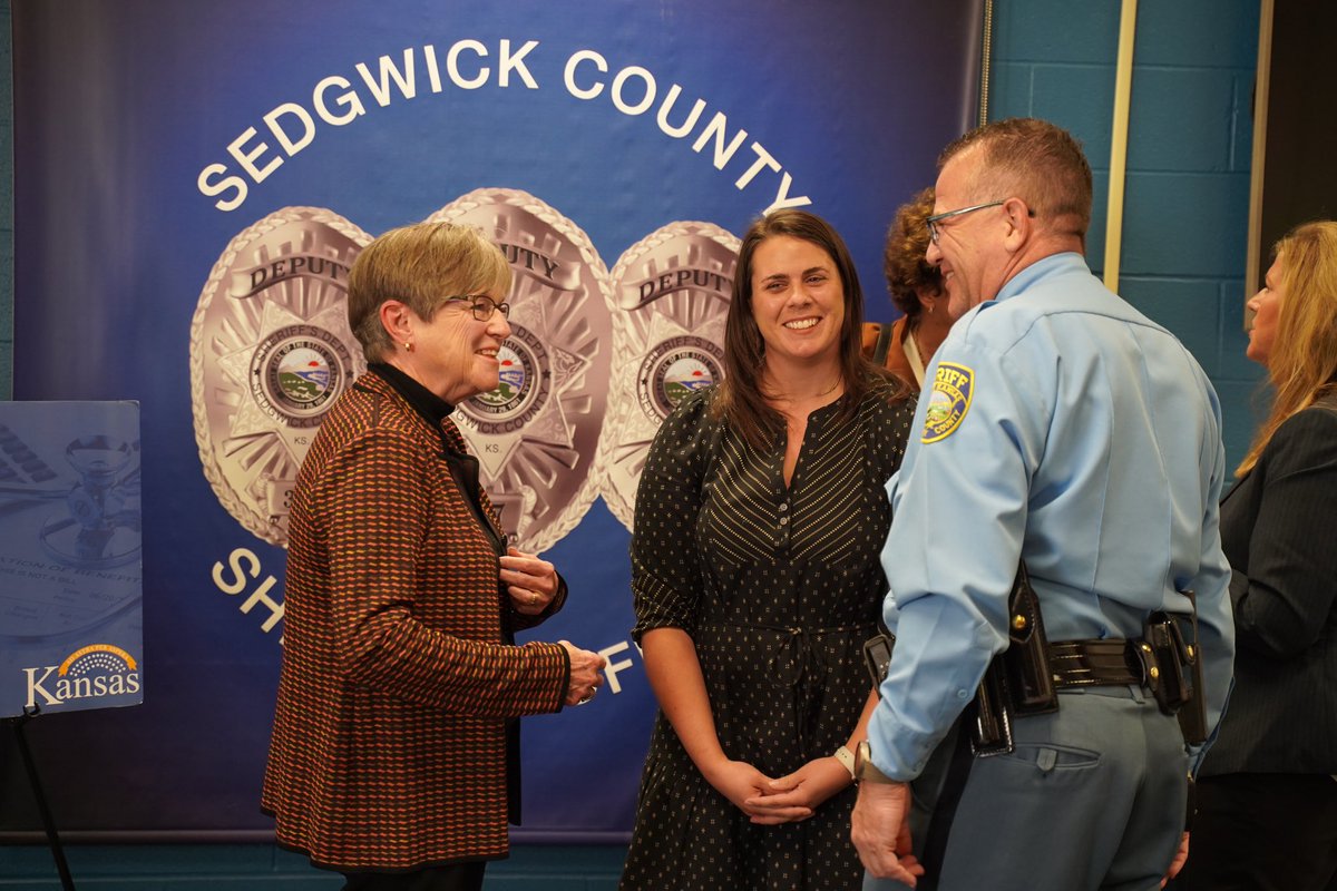 Governor Laura Kelly tweet media