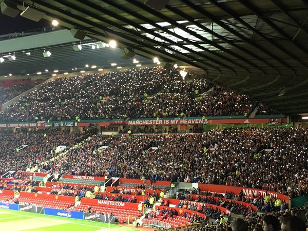 ON THIS DAY 2015: Middlesbrough light up Old Trafford in support of #SaveOurSteel workers #Boro