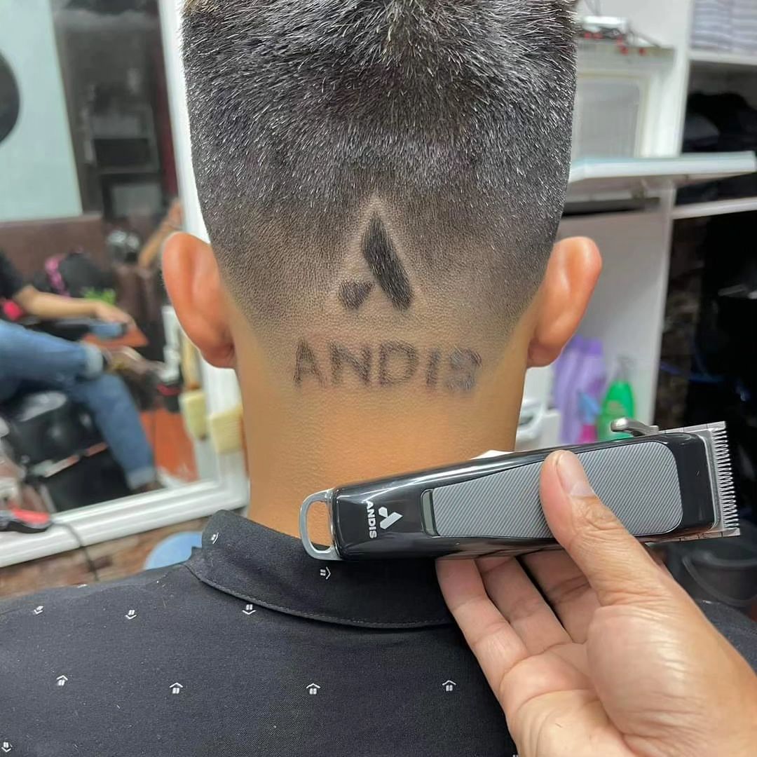 AndisCompany's tweet photo. Precision meets style with the Black #reVITEClipper. ๐ Check out @jhunmharpanglao's fresh fade featuring a slick #ANDIS logo design.
#ANDISNATION #TeamANDIS #barbertools #clipper
https://t.co/ton7b7SQ3c https://t.co/5ZliNRNwiu