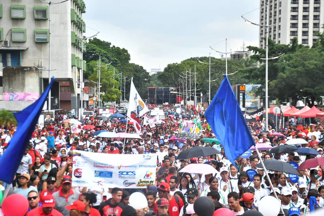 EN FOTOS: Pueblo venezolano se movilizó para manifestar su apoyo y solidaridad a Palestina goo.su/yIMGv
#DefiendeTuEsequibo