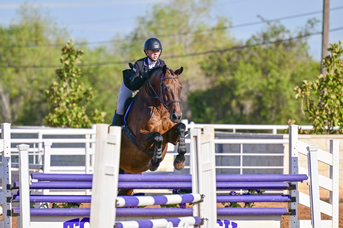 TCUWEquestrian's tweet photo. Frogs are headed north for ✌️ top-10 matchups 😈

Preview 🔗 https://t.co/6vC38AXgJB

#GoFrogs x #1Family1Mission https://t.co/mZ2BII572o