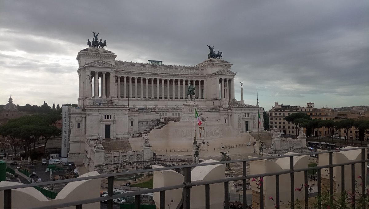 AnnalisaFrigen1's tweet photo. Quando si ama il proprio lavoro le #ideeinazione ne sono la naturale conseguenza #Forum #scuolamondodellavoro #farerete per crescere https://t.co/g7Es6lVQMk