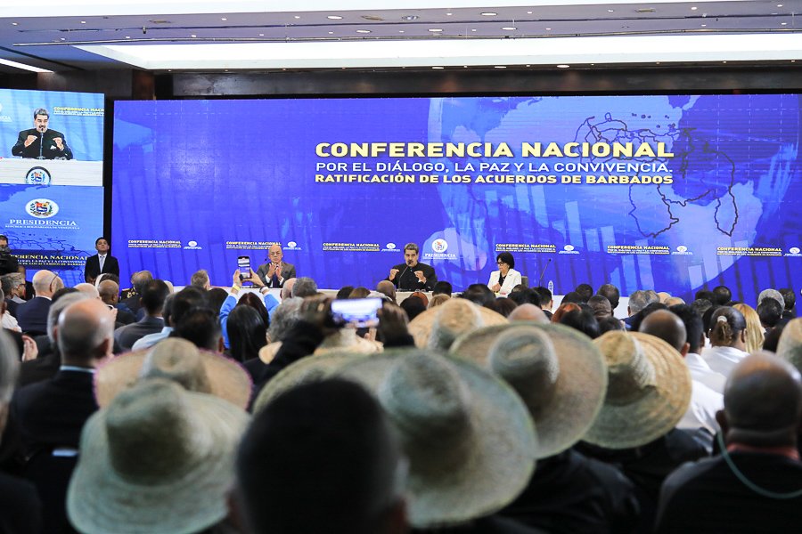 El documento de la Conferencia Nacional por el Diálogo, la Paz y la Convivencia, ratifica con la firma de todos los sectores del país los acuerdos de Barbados, además, exige firmemente el levantamiento de las sanciones criminales de manera permanente y total que pesa sobre el…