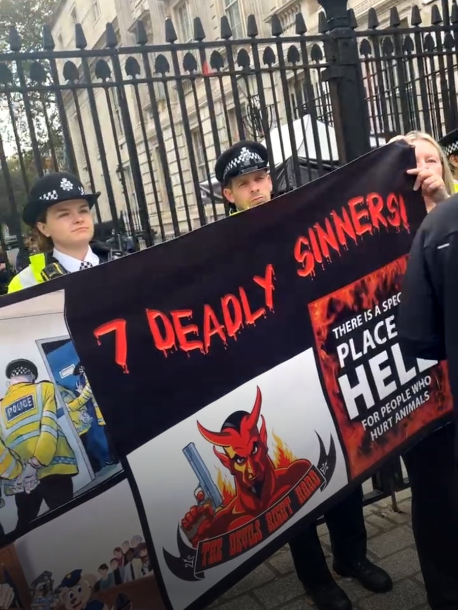 LaSiore's tweet photo. @SuellaBraverman @RishiSunak But the criminal murderers squad haven't been punished.
#JusticeForMarshallAndMillions
#justiceformarshallandmillions
#stopbsl
#stopdoggenocide https://t.co/oZWtEgeVwf