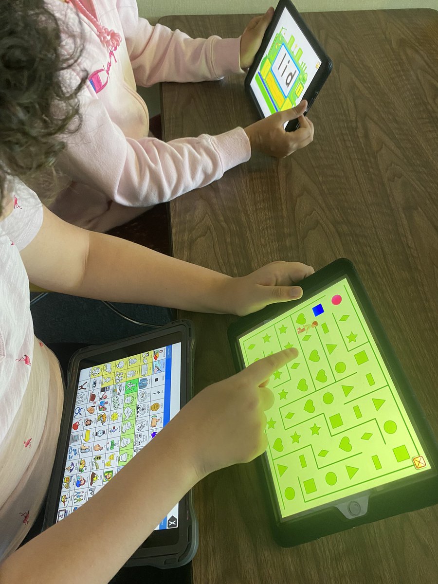 traceyfcps's tweet photo. Communication &amp; academic iPads allow students to reach their potential #MiESExpressions https://t.co/7veFEro210