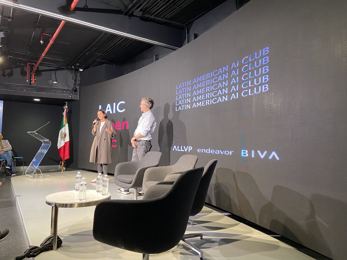h1_copilot's tweet image. LAIC Open Mic ayer fué un éxito! 🎤

Aprendimos sobre casos de uso únicos para la IA generativa, retos de negocio para las startups y tips para pulir un pitch. 

Gracias a nuestros partners por el apoyo y a todxs los que asistieron!

Nos vemos en el próximo! 

#MexicoTechWeek