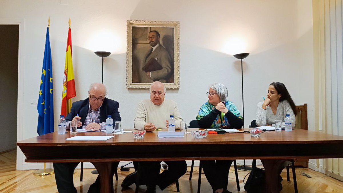 Ayer junto a mi querida <a href="/Alicia_Torija_L/">ALICIA TORIJA</a> en la presentación del número 53 de la revista <a href="/arg_progres/">Argumentos Progresistas</a>.

Compartir experiencia y pensamiento para construir políticas progresistas✊🏾