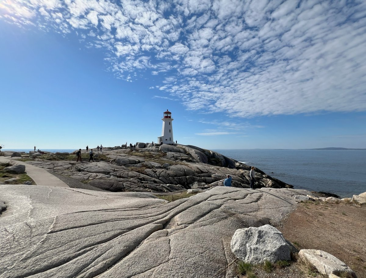DrJazz's tweet photo. It was a magnificent day to visit Peggy's Cove! Obligatory lighthouse picture: https://t.co/ZIqeVFKon8
