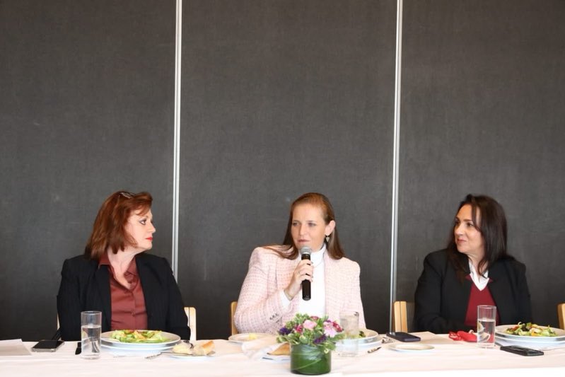FConcamin's tweet photo. La Presidenta Sra. Sandra Perez de Abugaber, acompañada del Comité Directivo de la fundación, fueron invitados al encuentro por Renata Kaczmarska y Ignacio Socías representantes de Familia en la @ONU_es en el #IAPF donde compartieron la sostenibilidad empresarial y familiar.💚 https://t.co/xrvDPyIllb