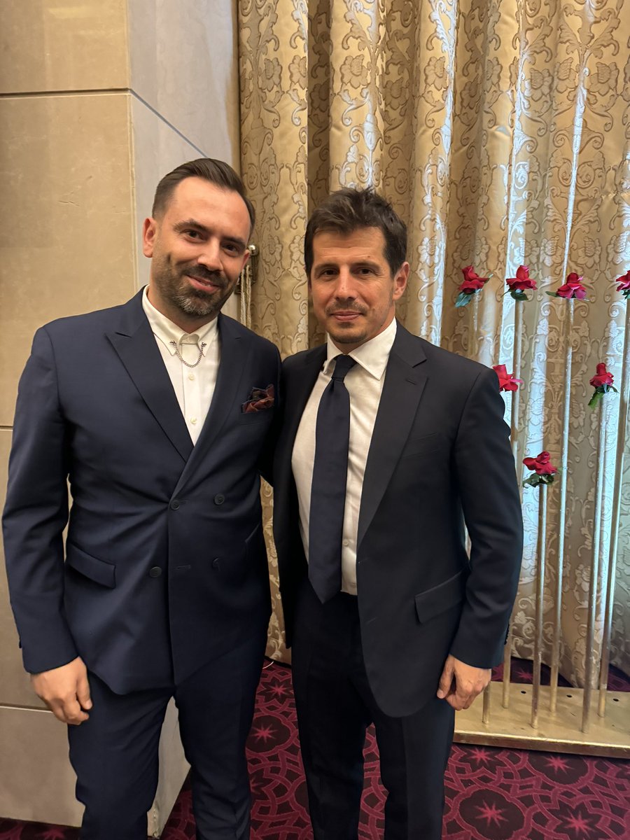 Cumhuriyet'in 100. yılı etkinlikleri kapsamında, MKE Ankaragücü Spor Kulübü Cumhuriyet Balosu'ndan Emre hocamızla bir anı.💛💙 🇹🇷