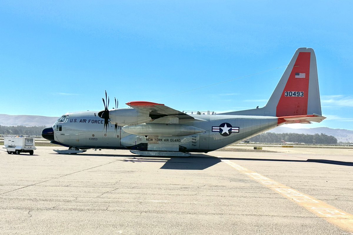 mbplan's tweet photo. Interesting visitor to Santa Maria Public Airport. New York Air  National Guard LC-130 with skis. Supports Arctic and Antarctic research bases. #c130 #newyorkairnationalguard https://t.co/tzPdhnVHRx