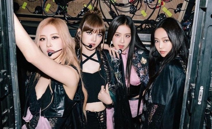 hourly_lmx's tweet photo. little mix  🤝 blackpink 🤝 5H = are now the ONLY girl groups to have 1 billion views https://t.co/IE1pFBekIG
