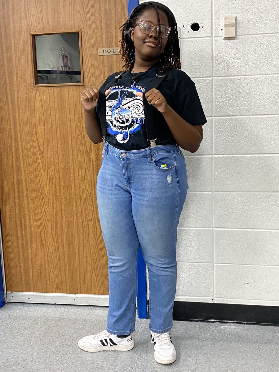WHSEagleChoir's tweet photo. Dress up as your favorite staff member spirit day! lots of laughs and smiles from Mr.holmon https://t.co/EnymaDsLct