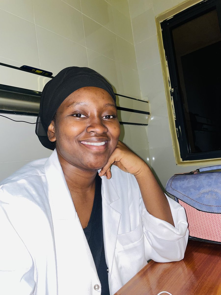 AminaAmadou17's tweet image. Même si vous êtes temporaire dans la vie de quelqu'un laissez-lui de bons souvenirs de vous. 
Que la nuit commence !✌🏾
#Doctortobe