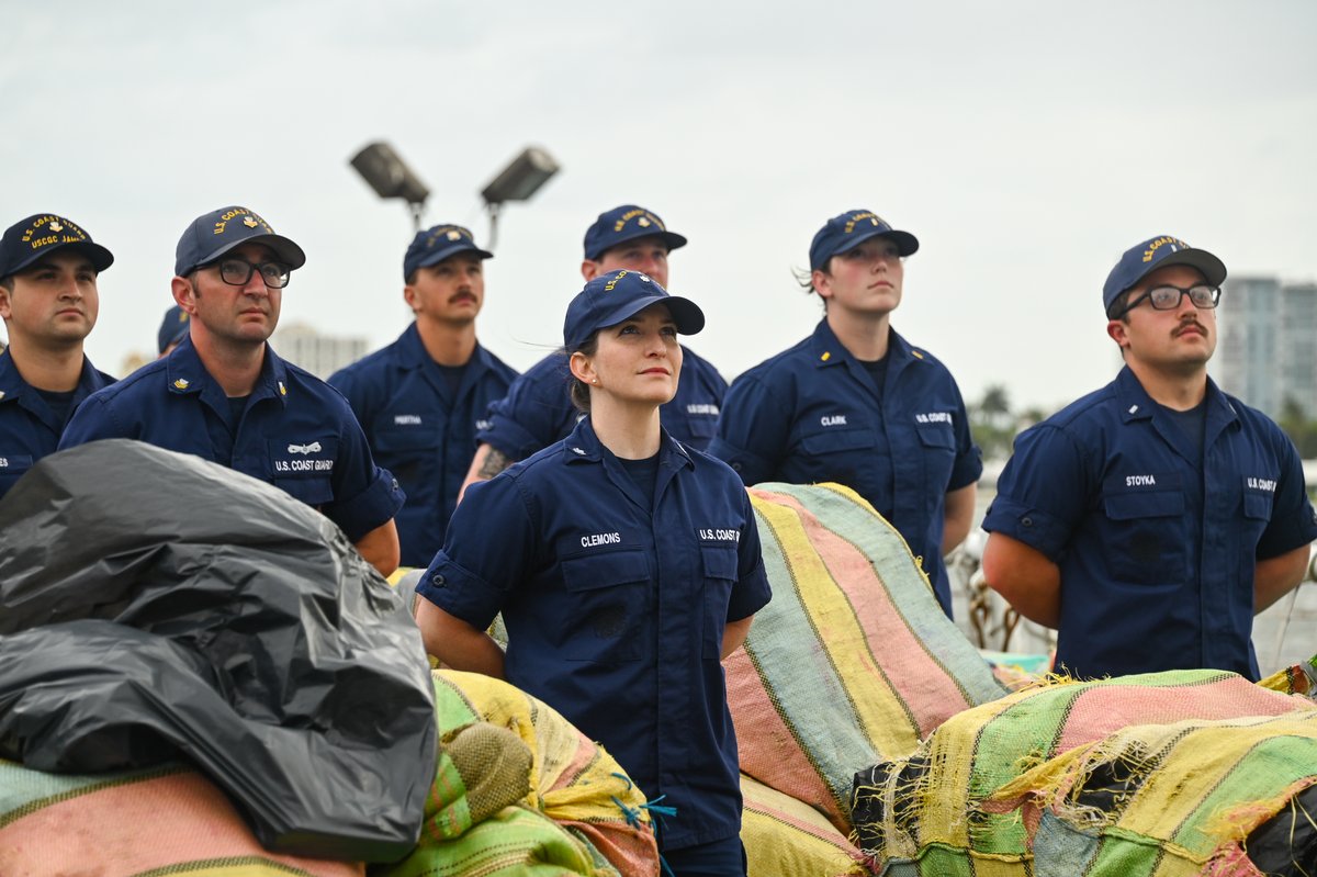 BZ to the fine men and women of the USCGC JAMES and partner agencies that participated in the massive interdiction efforts in the Caribbean and Eastern Pacific Ocean that led to this historic offload. Thank you for your constant vigilance!  🇺🇸⚓💪

ow.ly/ElGK50Q1ghK