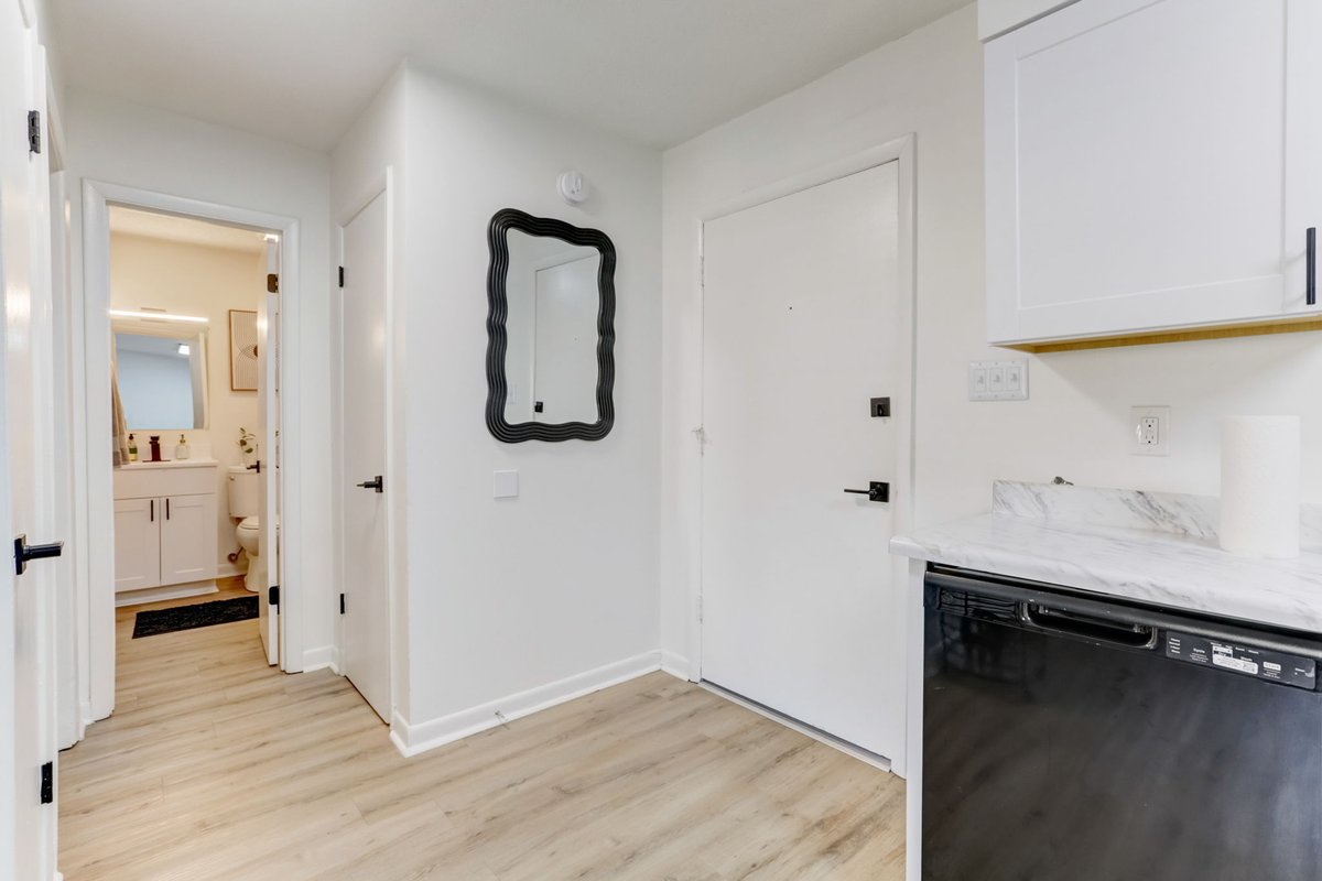 Showcasing ReNew West Durham, our refined apartment community nestled in the neighborhood of NW Durham. Boasting newly renovated interiors, this 1 &amp; 2-bedroom floorplan community is complemented by the charm of North Carolina hospitality: renewwestdurham.com! #WeAreTrinity