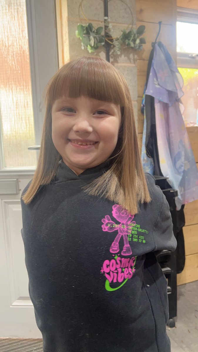keelyscotthall's tweet photo. Although mummy &amp; matilda have been poorly she has been looking after me &amp; having fun with #daddy @sunnyfieldsHT  #newhair #witch #chestinfection https://t.co/WnbBUwEwLo