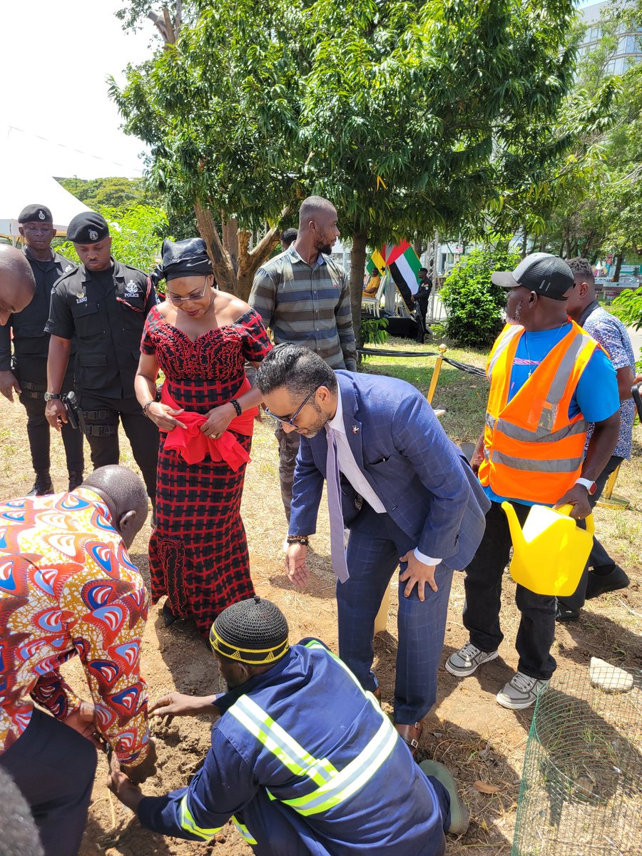 addovaness's tweet photo. The Embassy of the UAE in Ghana plants Ghaf Trees in Ghana ahead of COP 28

#COP28UAE #Cop28 #ghaf #ghaftree #uae https://t.co/XpLzg7baJa