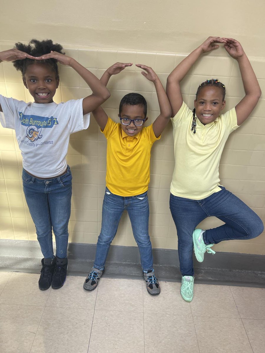 KnolanDC's tweet photo. My #LightsOnAfterschool; is yours? Today is a nationwide celebration of all that afterschool programs do to keep our kids safe &amp; learning. For every child in afterschool, two are waiting to get in, so I challenge @MayorBowser and  @dcpublicschools to join #LightbulbChallenge https://t.co/SS3okqSExd