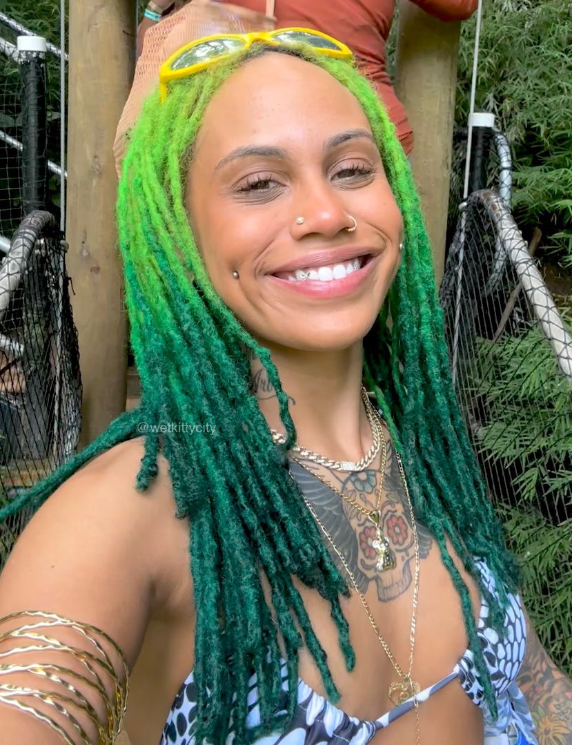 MARIE 🎨 tweet media