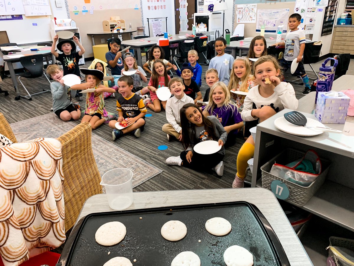 misscoltharp's tweet photo. Pancakes and dress up days!! #hammfam #hammheroes @hammelem https://t.co/vxgS8W8375