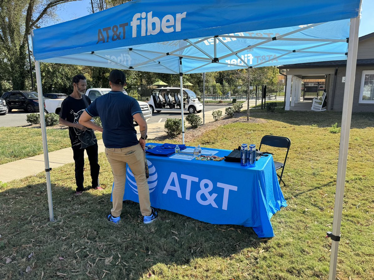 normanJavier45_'s tweet photo. Doing a table day for our ACP communities letting them know about all the savings and showing appreciation. #trunkortreat #BiGPROM #ACP @Victor_Veroes13 @TheonlykingSS @osmanTellez1 @Ciarasky15 @JohnnyGarSan @VinceLeaks @Julio_Cintron14 https://t.co/G8AEQLhTwh