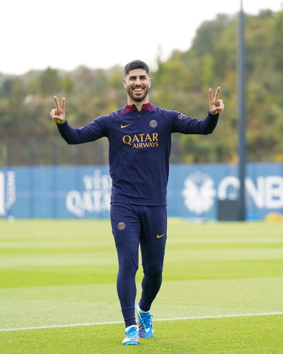 PSG_English's tweet photo. 🔙⚽️

Individual session for @marcoasensio10 at PSG Campus https://t.co/p6n1ZosElf
