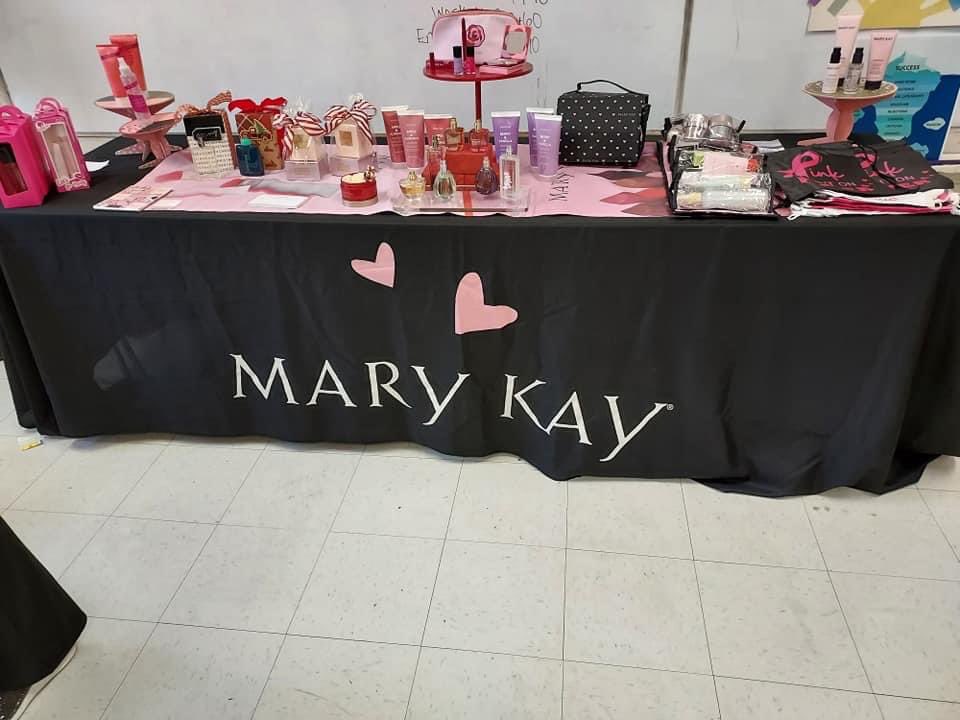 kteachterry's tweet photo. Principal Fields provided staff a session of pampering and snacks during their planning time today. Tracey Fields Hedrick is a National Representative for Mary Kay. She is currently driving her new pink Cadillac. https://t.co/owiJeMXZXR