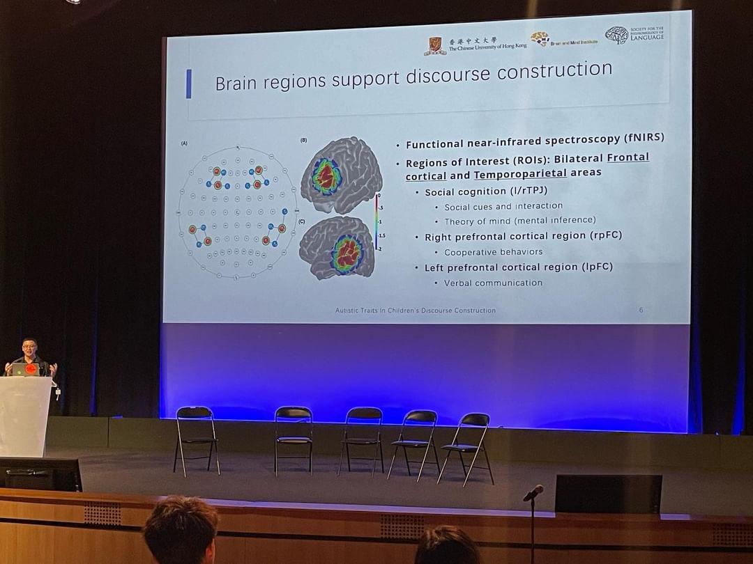 hxcfortuno's tweet photo. My first time to present sildes in a conference! It's really glad to have the audiance and some feedbacks. #SNLmtg https://t.co/l39zkFpWrw