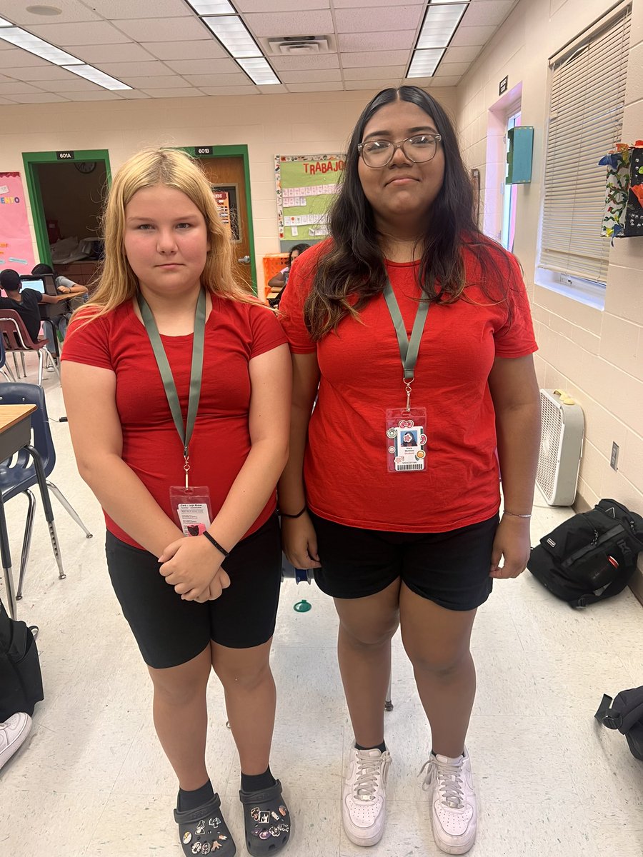 Day 4 of Red Ribbon Week… showing how we support one another by twinning with a friend! #redribbonweek2023  #informedfamilies #DrugFreeLooksLikeMe #bekindtoyourmind #PiedmontStrong @InformedFamily @PLMS_DrRay