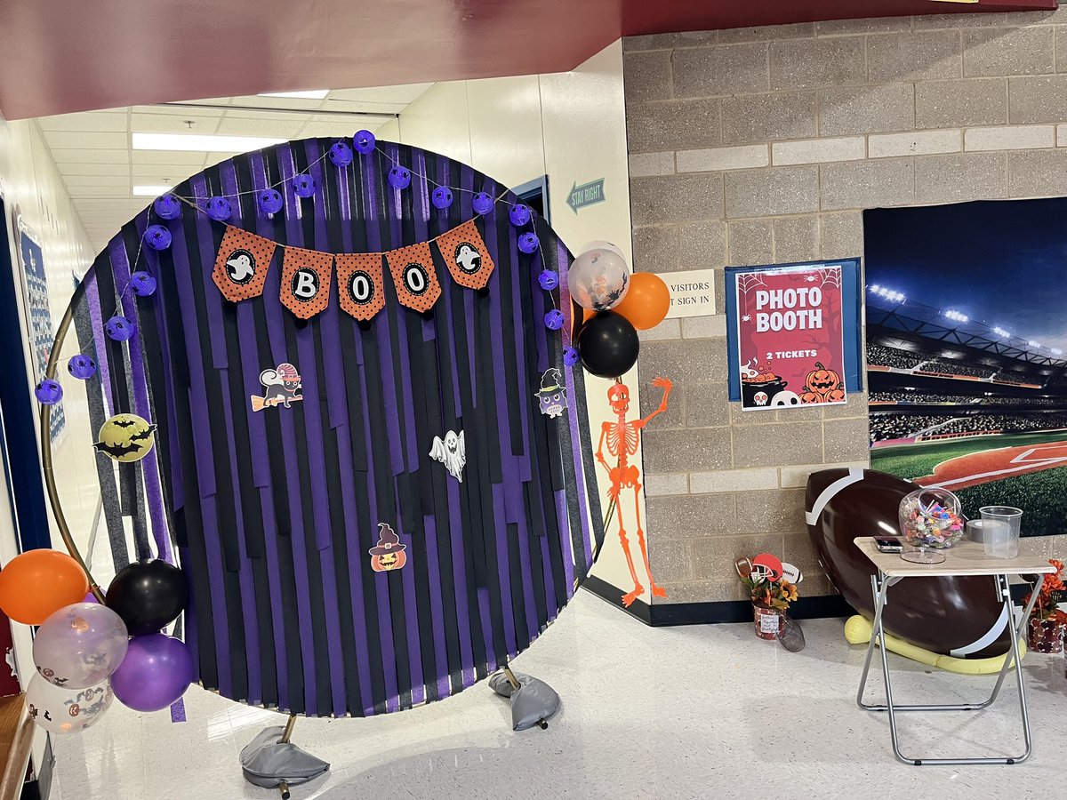 Tolbert_DISD's tweet photo. Join us for our Fall Festival from 4-6:30 tonight! #teamtolbert #joyfactor @Kimball_Cluster @DrDayannaKelly @Tanya_N_Shelton @dallasisdparent @DallasISDSupt @TeamDallasISD https://t.co/DUdjTG5IEb