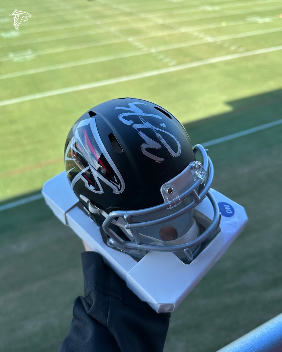 Atlanta Falcons (@atlantafalcons) on Twitter photo King Koo Giveaway 👑
RT and share your favorite <a href="/YounghoeKoo/">Younghoe Koo</a> memory (we know it's hard to pick just one) for a chance to win this signed helmet! King Koo Giveaway 👑
RT and share your favorite <a href="/YounghoeKoo/">Younghoe Koo</a> memory (we know it's hard to pick just one) for a chance to win this signed helmet!